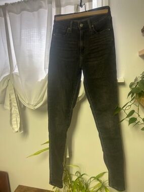 Levi's Women's Skinny Jeans in Washed Black